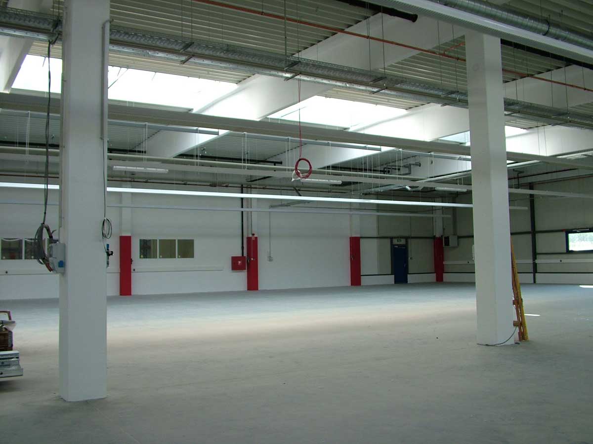 valaszfal-csarnokiroda-belsohaz-01-0