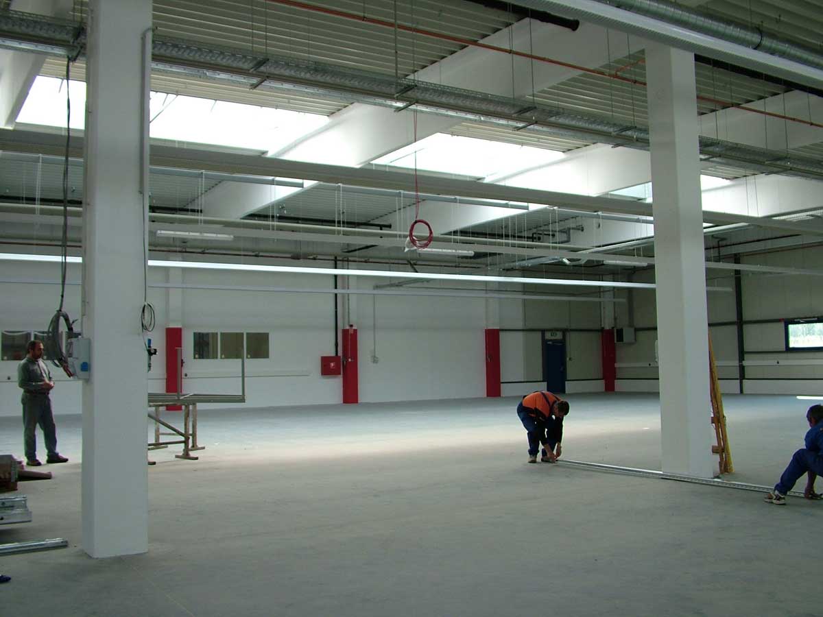 valaszfal-csarnokiroda-belsohaz-02