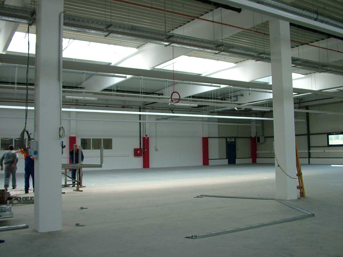 valaszfal-csarnokiroda-belsohaz-03