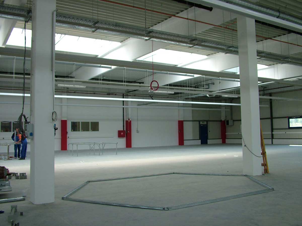 valaszfal-csarnokiroda-belsohaz-05