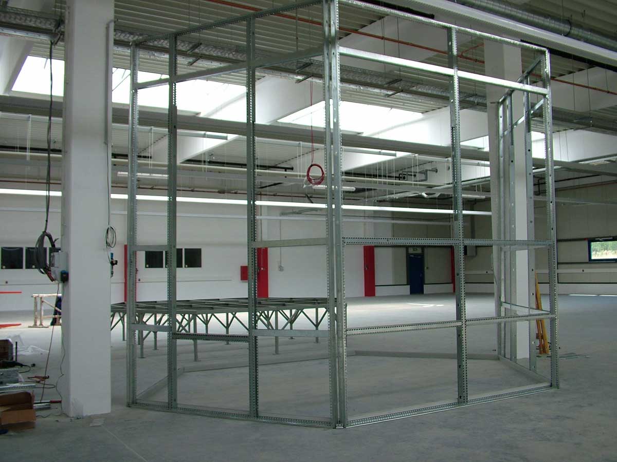 valaszfal-csarnokiroda-belsohaz-10