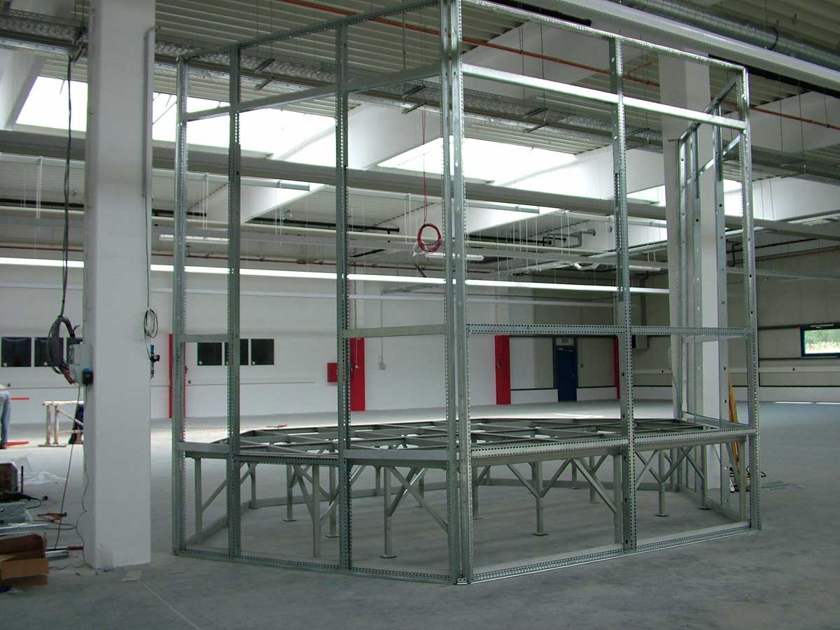 valaszfal-csarnokiroda-belsohaz-11