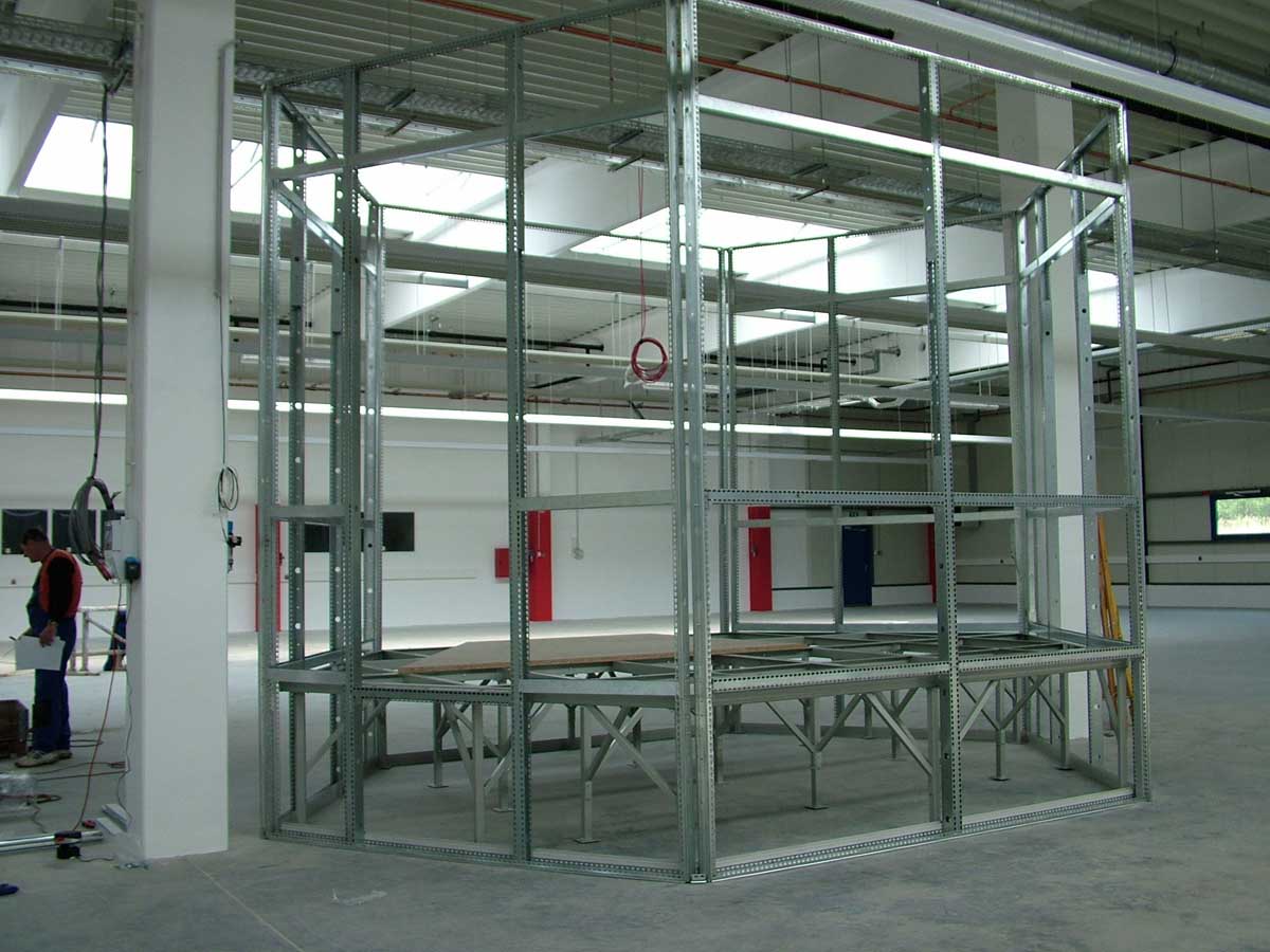 valaszfal-csarnokiroda-belsohaz-12