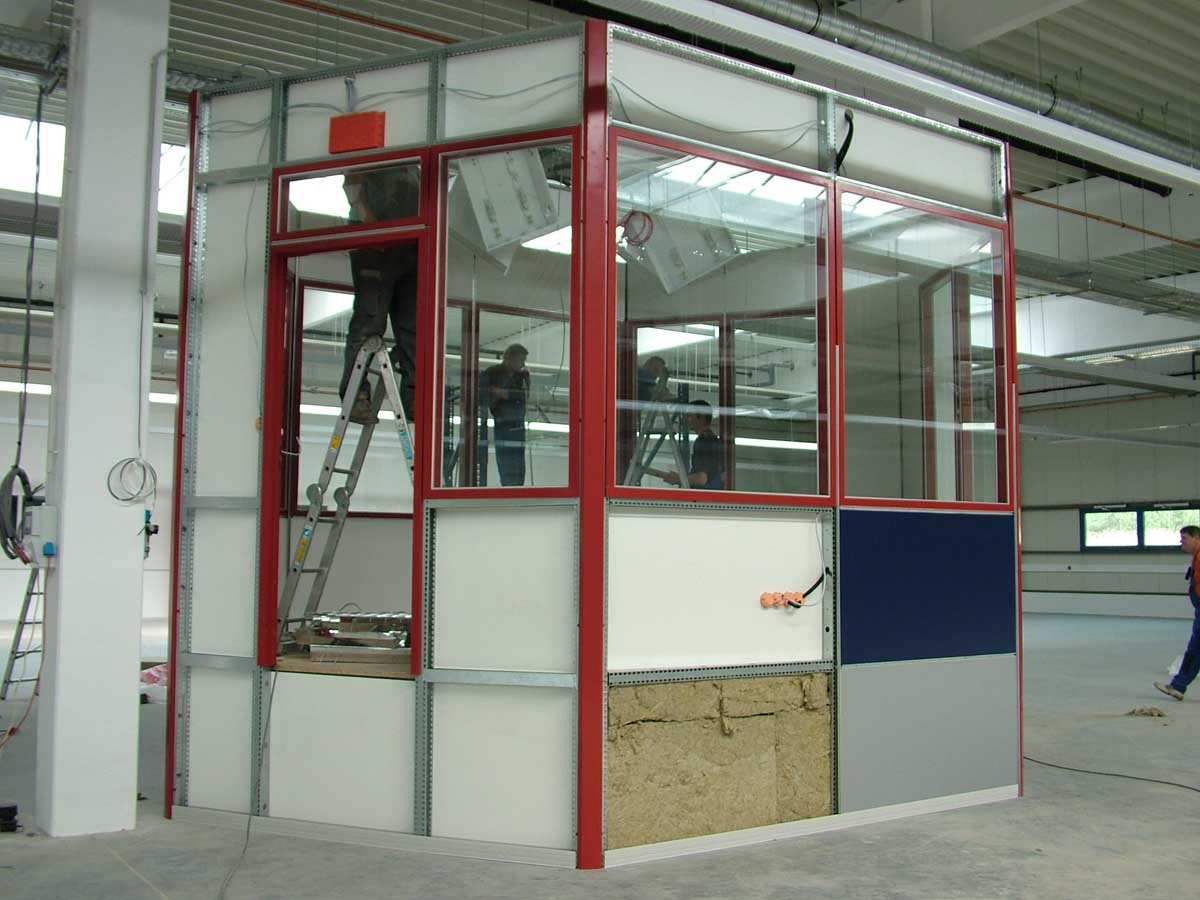 valaszfal-csarnokiroda-belsohaz-21-22