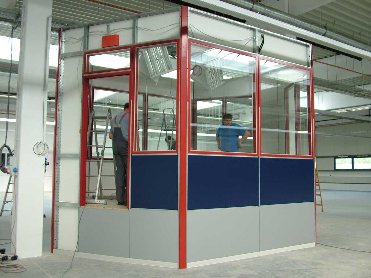 valaszfal-csarnokiroda-belsohaz-21-24