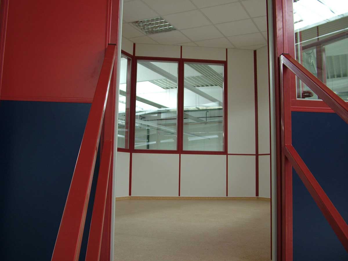 valaszfal-csarnokiroda-belsohaz-21-35